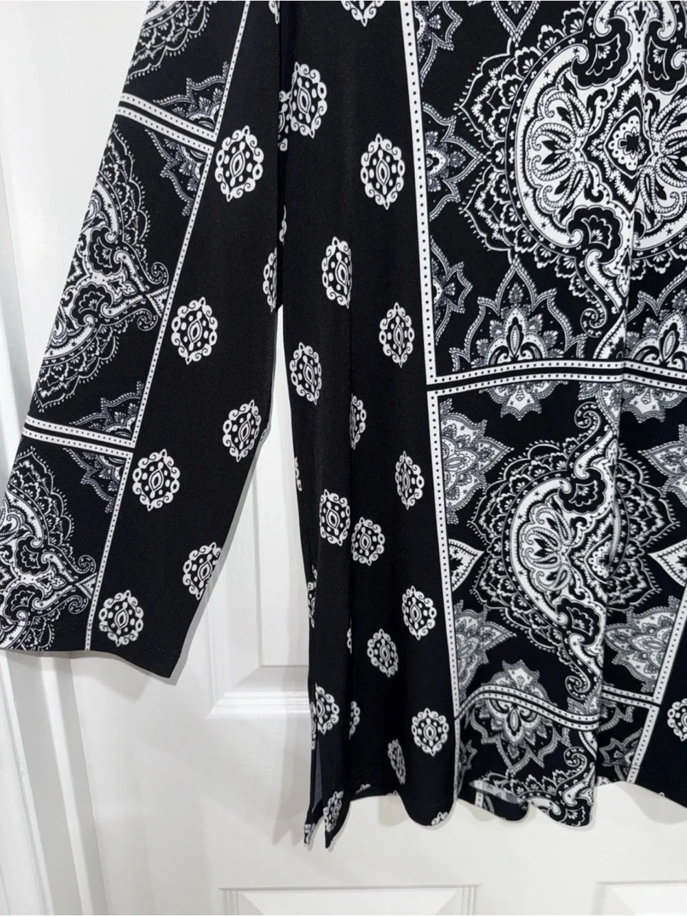 Susan Graver Womens M Liquid Knit Boho Tunic Top Black/White V- Neck 3/4 Sleeve